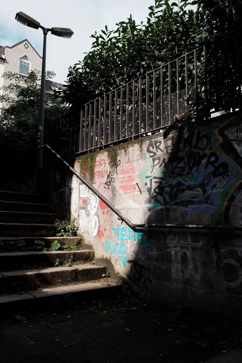 Graffiti, lamp, light and shadow